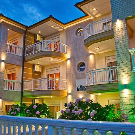 House Spanos Сарти Экстерьер фото