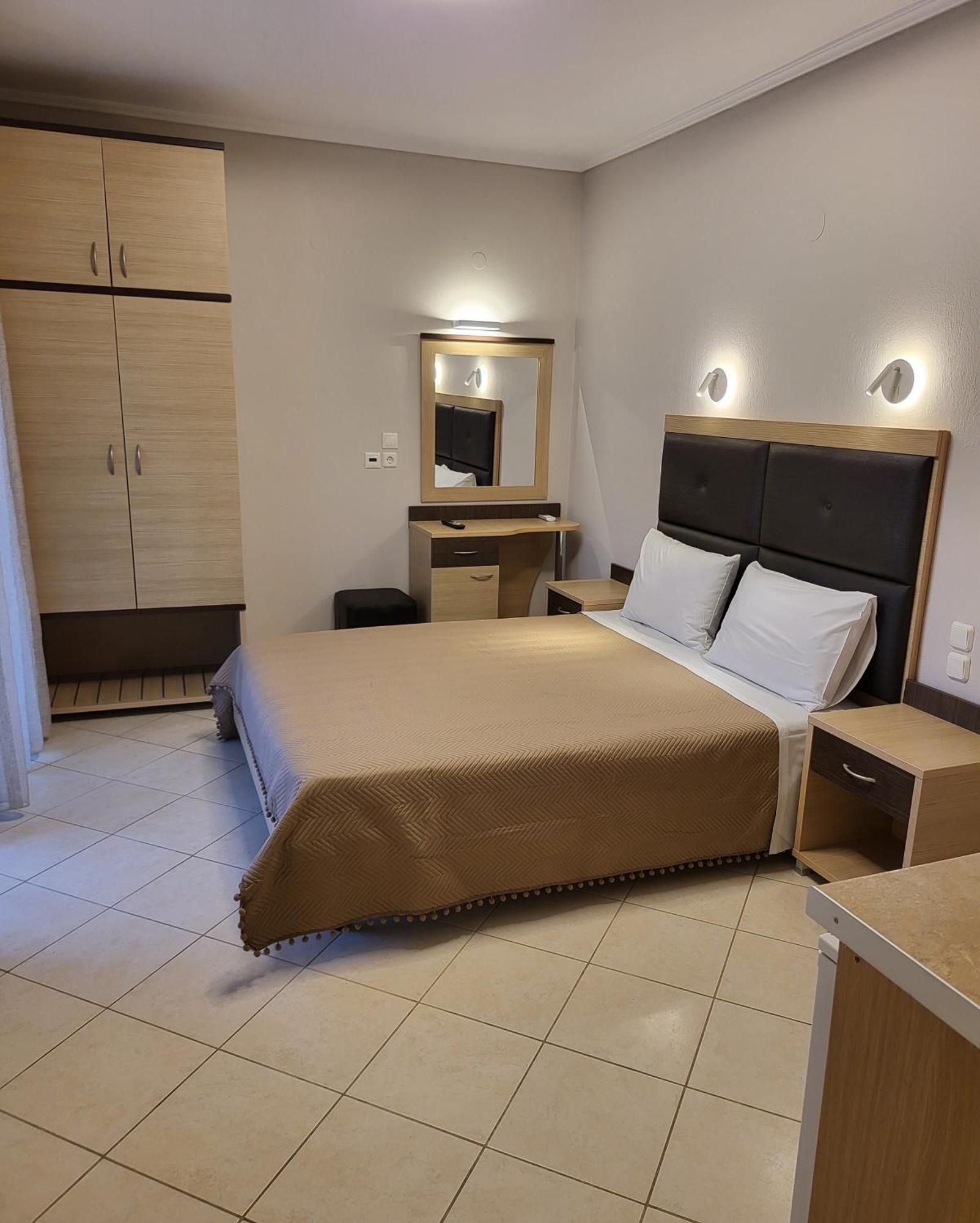 House Spanos Сарти Экстерьер фото